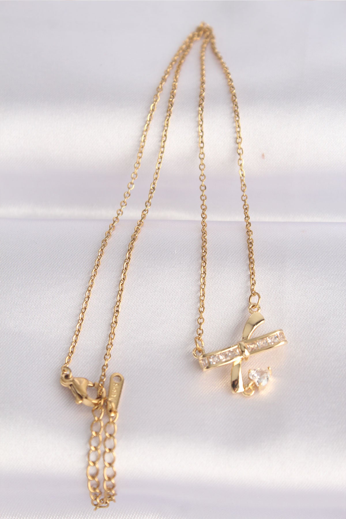 316L Steel Chain Gold Color Zircon Stone Heart Detail Bow Necklace