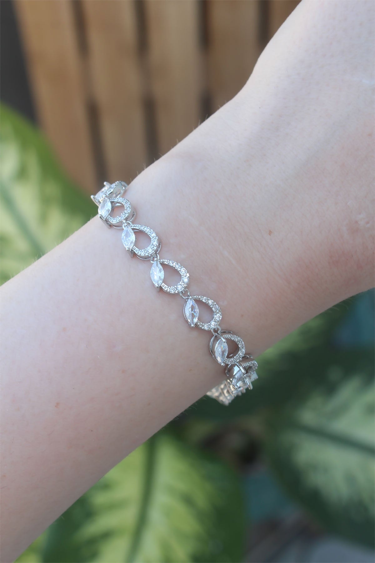 Vip Series Brass Zircon Stone Silver Color Barley Model Bracelet