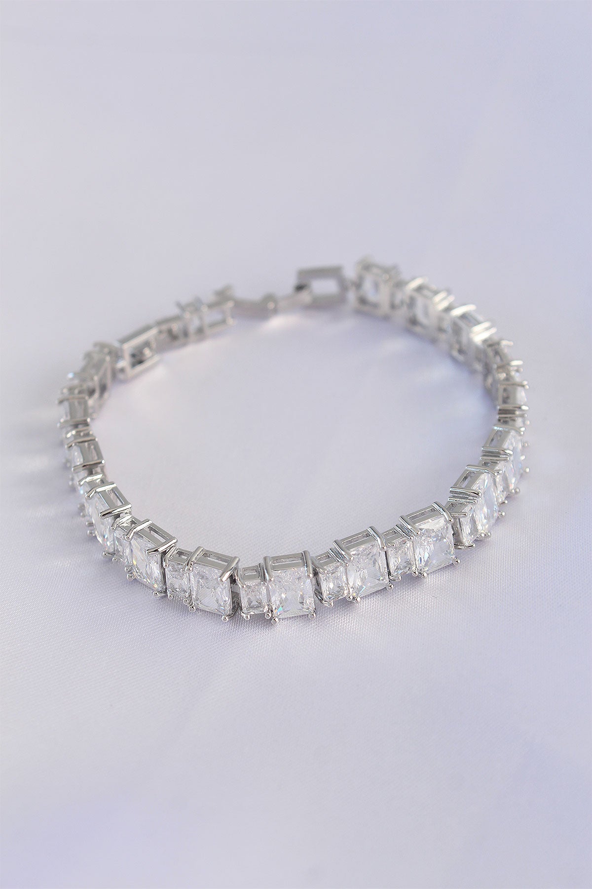 Vip Series Brass Zircon Stone Silver Color Baguette Waterway Model Bracelet