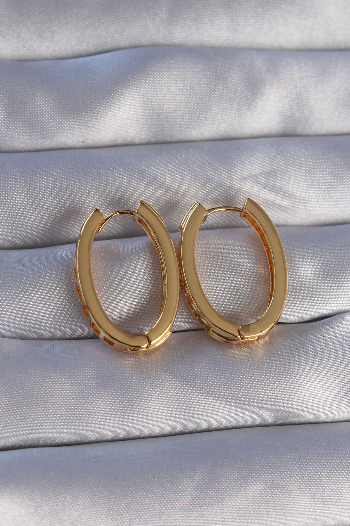 Brass Gold Color Zircon Stone Oval Model Earrings