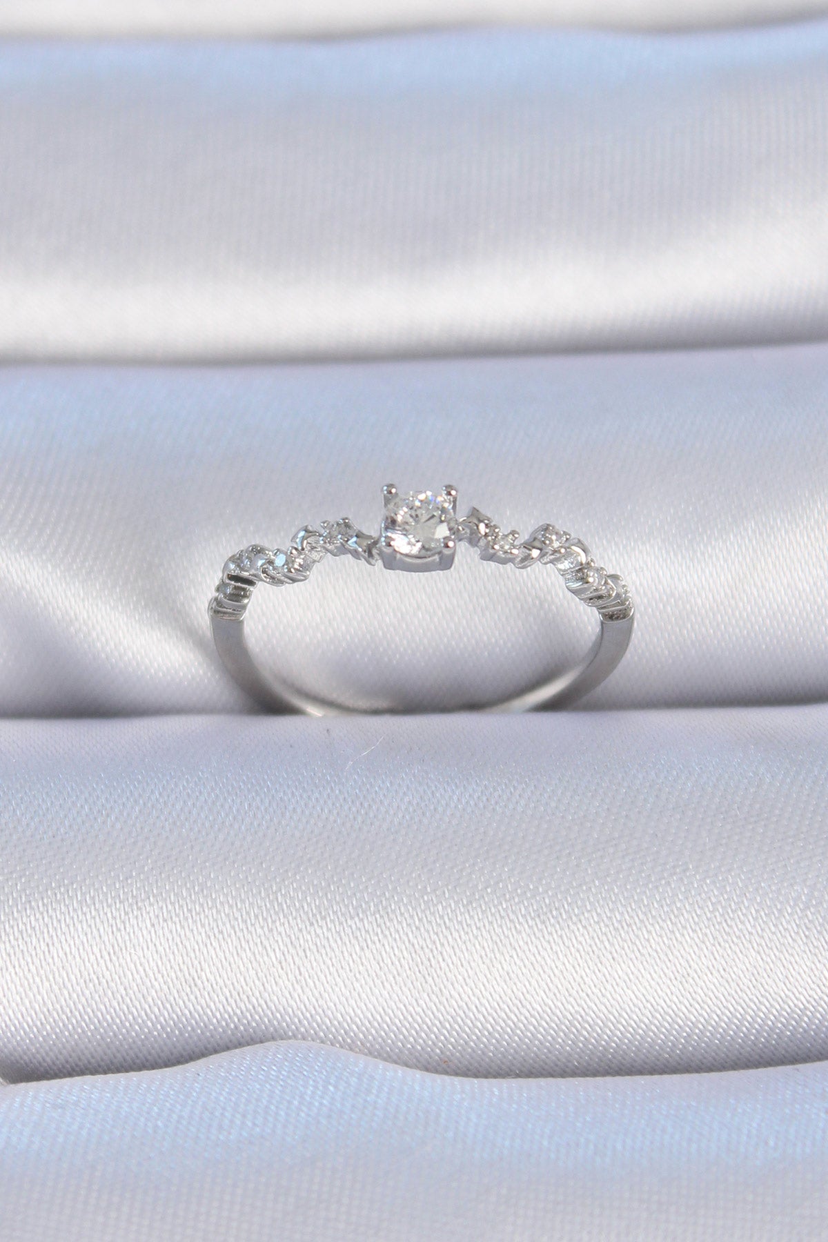 Brass Silver Color Zircon Stone Single Stone Model Women's Ring