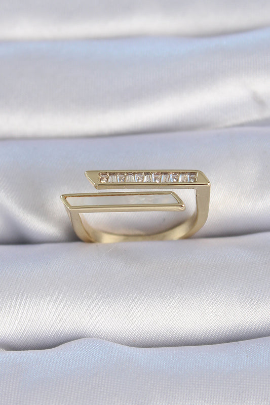 Pirinç Gold Renk Zirkon Taşlı Beyaz Sedef Detay Kadın Yüzük