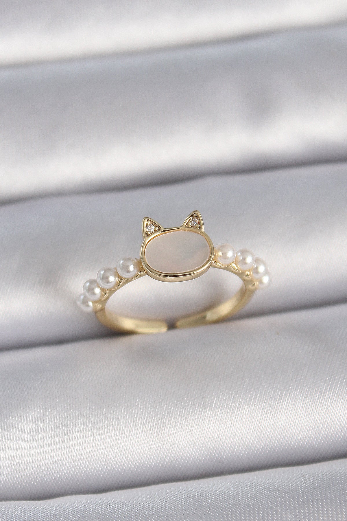 Brass Gold Color Adjustable White Enamel Cat Model Pearl Detail Women's Ring