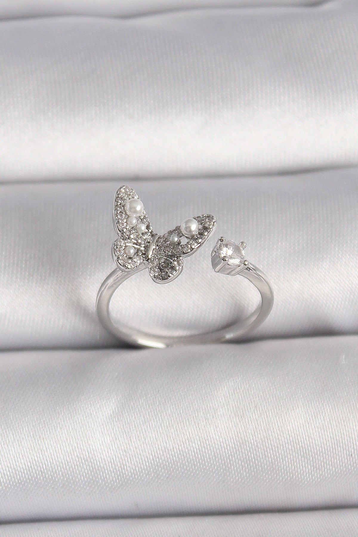 Brass Silver Color Zircon Stone Butterfly Model Pearl Detail Adjustable Ring