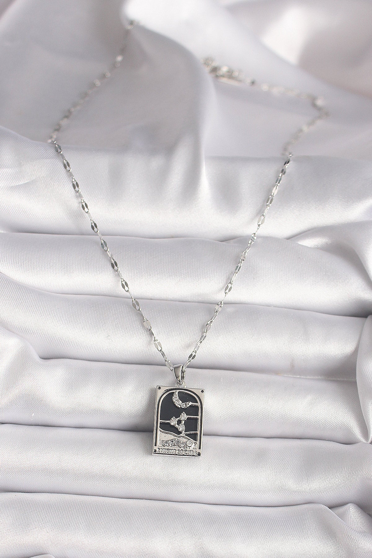 316L Çelik Gümüş Renk Zirkon Taşlı Ay Figürlü Taror Model Kadın Kolye