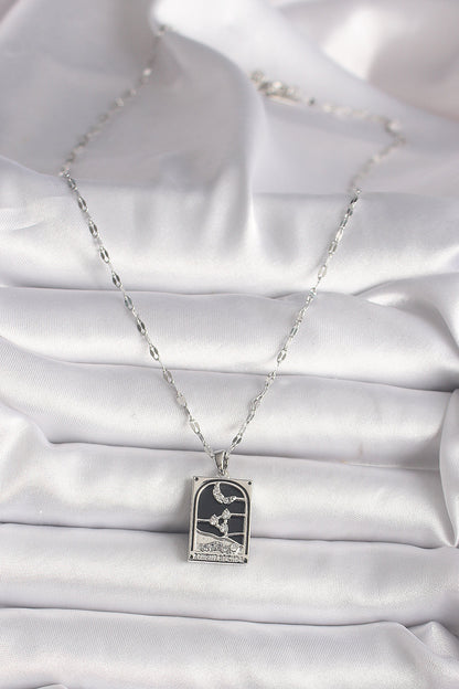 316L Çelik Gümüş Renk Zirkon Taşlı Ay Figürlü Taror Model Kadın Kolye