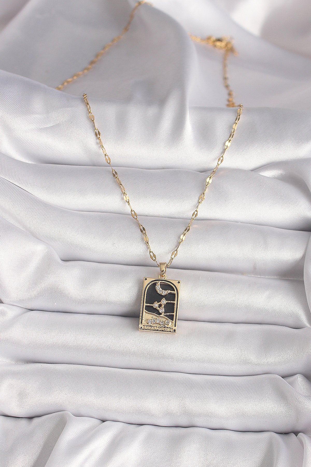 316L Çelik Gold Renk Zirkon Taşlı Ay Figürlü Tarot Model Kadın Kolye