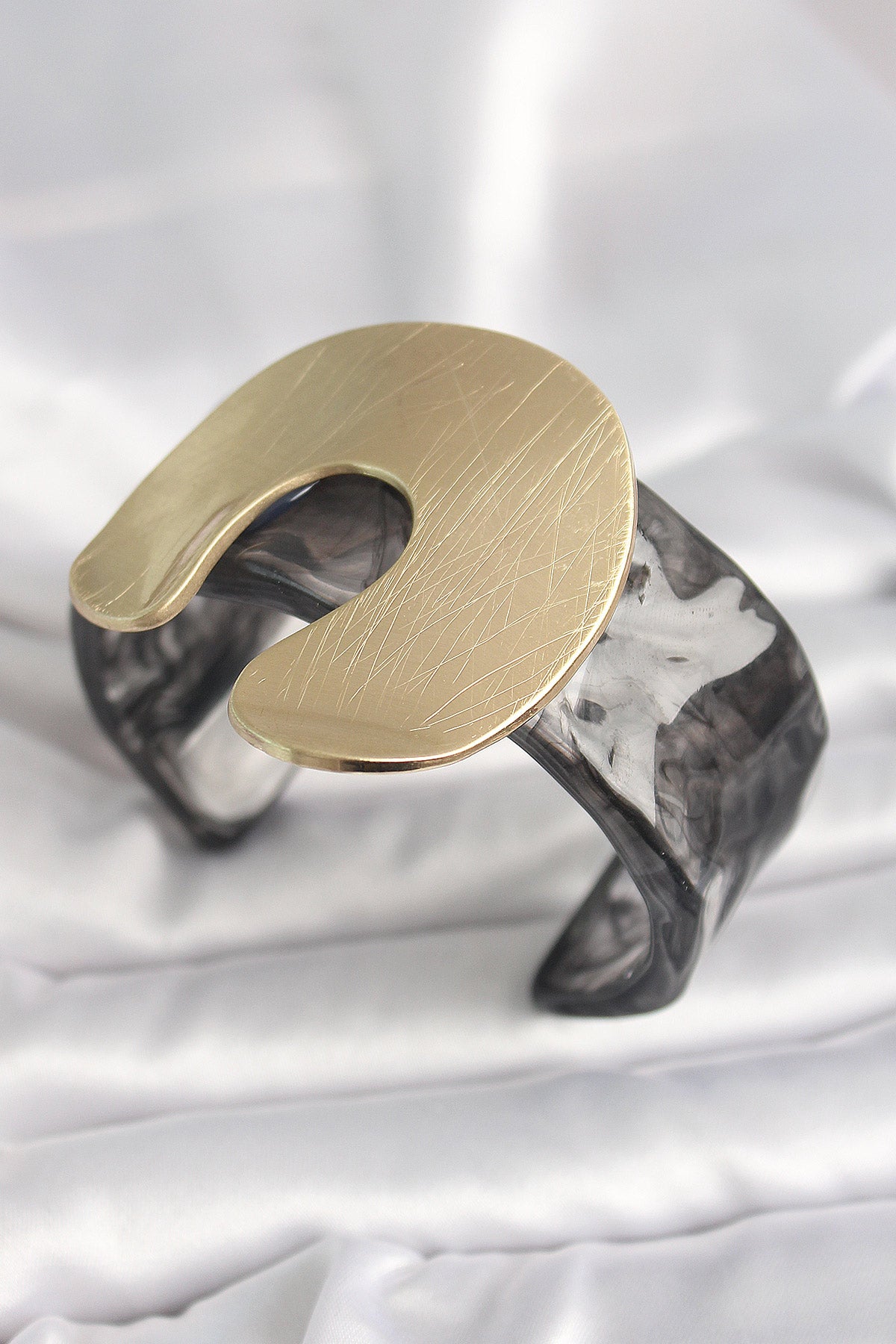 Black Marble Pattern Acrylic Plastic Gold Horseshoe Model Plate Vintage Women's Bracelet