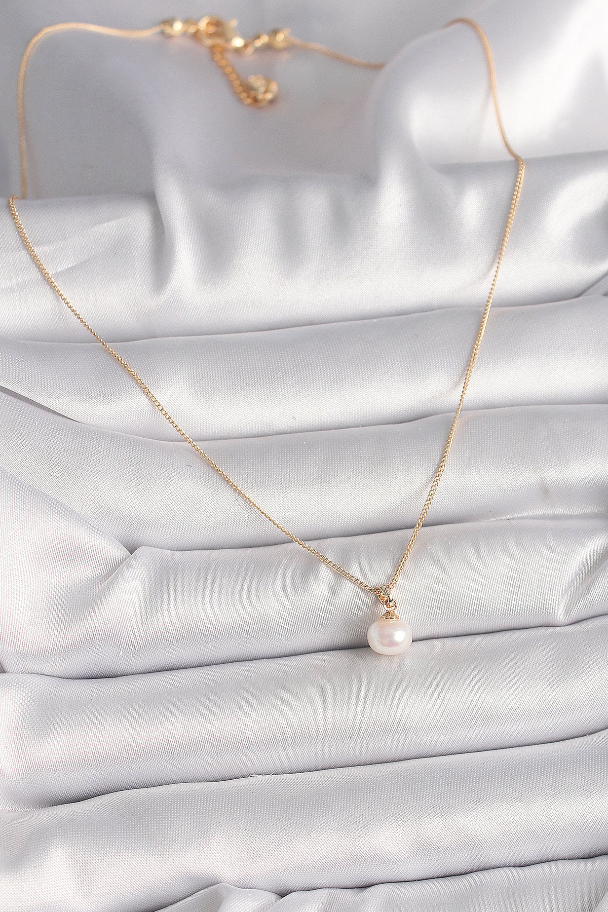 Pirinç Gold Renk İnci Model Kadın Kolye