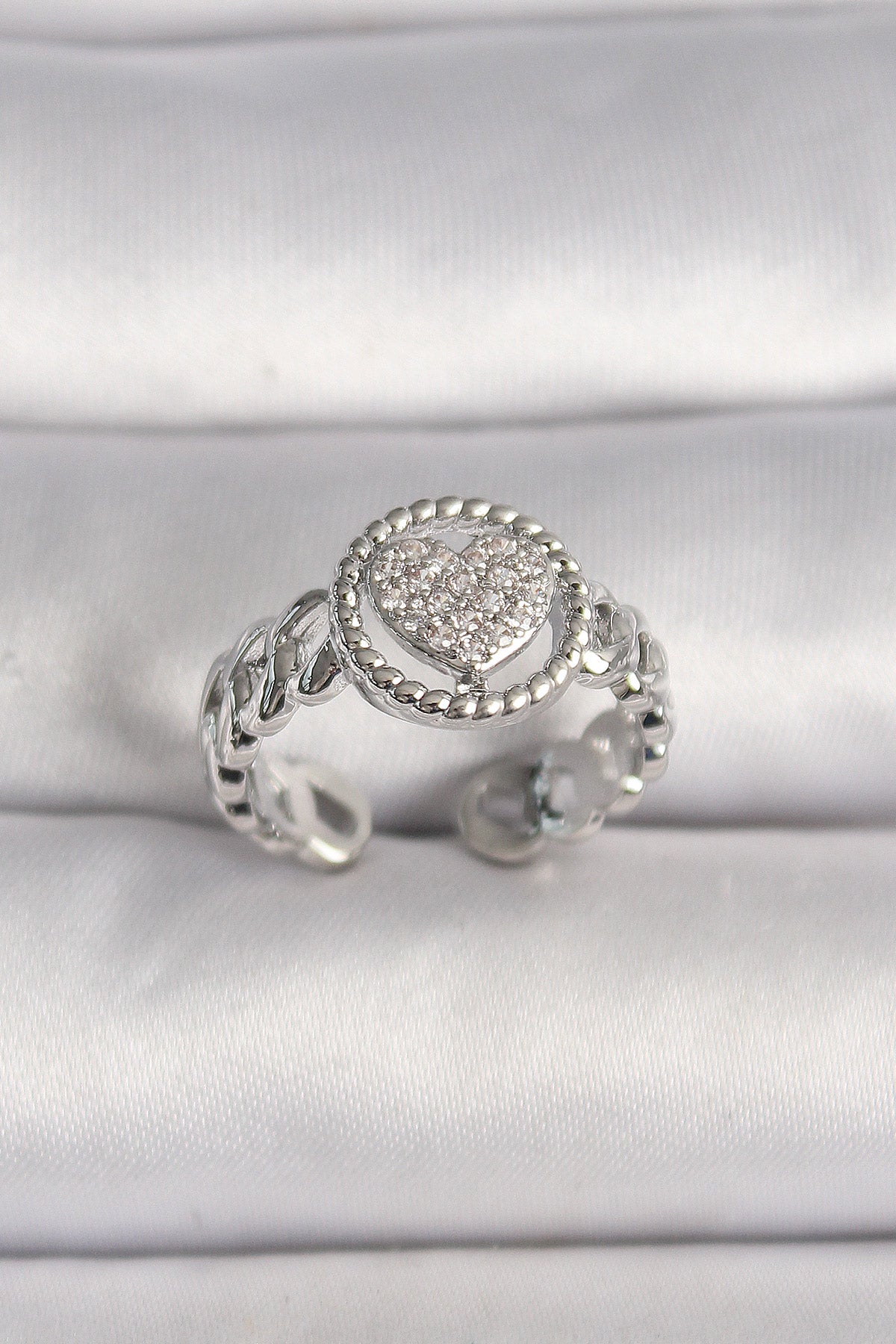 Pirinç Gümüş Renk Zincir Model Zirkon Taşlı Kalp Model Kadın Yüzük