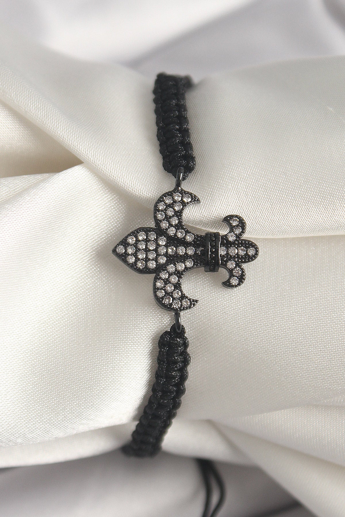 Brass Black Color Zircon Stone Lily Figure Elevator Macrame Model Women's Bracelet