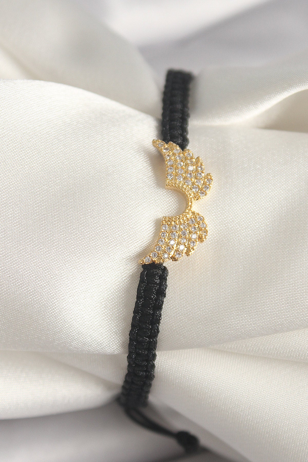 Pirinç Gold Renk Zirkon Taşlı Kanat Figür Asansörlü Makrome Model Kadın Bileklik