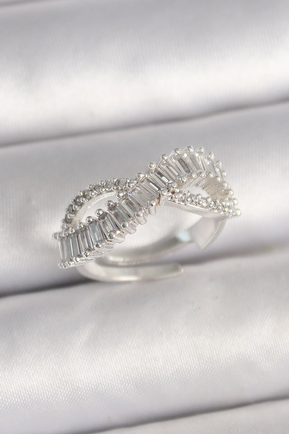 Pirinç Gümüş Renk Su Yolu Zirkon Taşlı Sonsuzluk Model Ayarlanabilir Kadın Yüzük