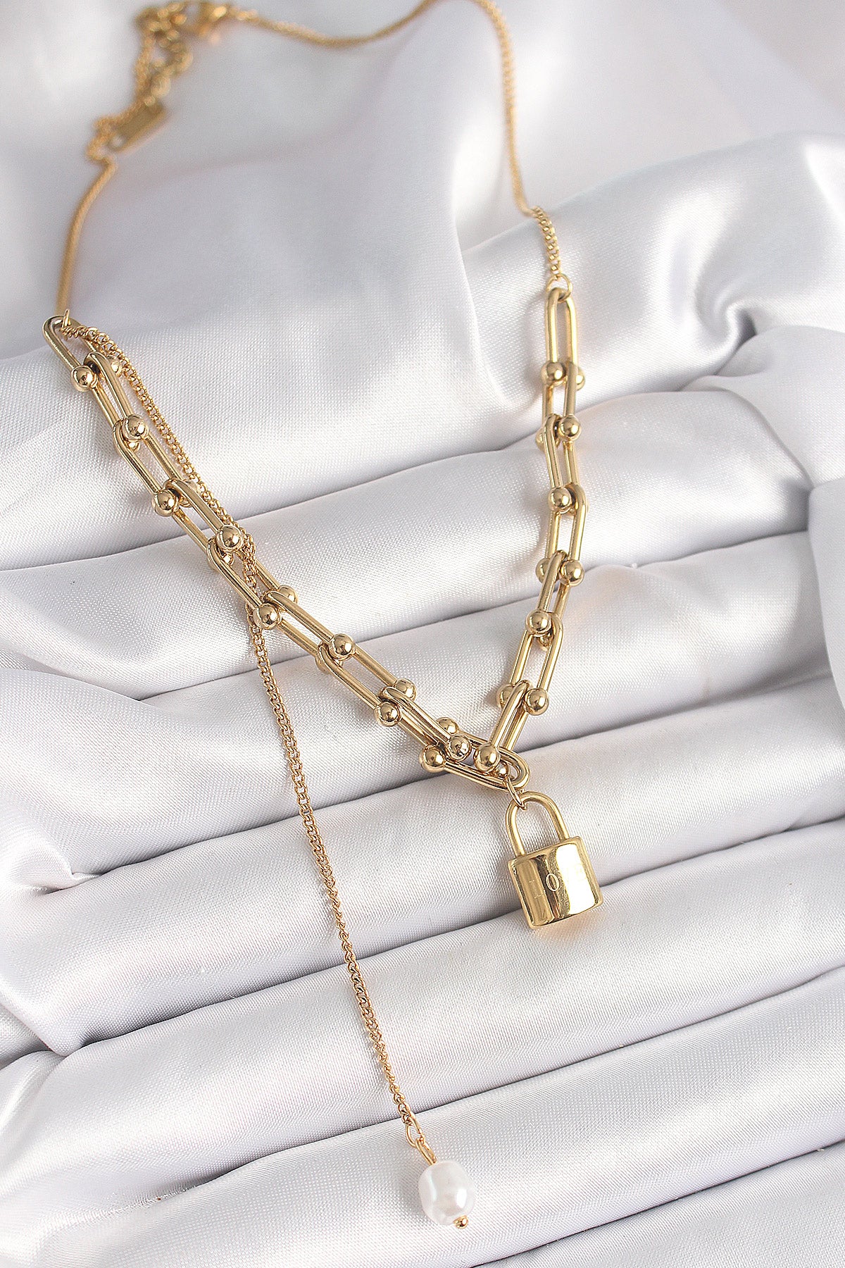 316L Çelik Gold Renk Tifany Zincir Model Kilit Figür Sallantı İnci Detay Kadın Kolye