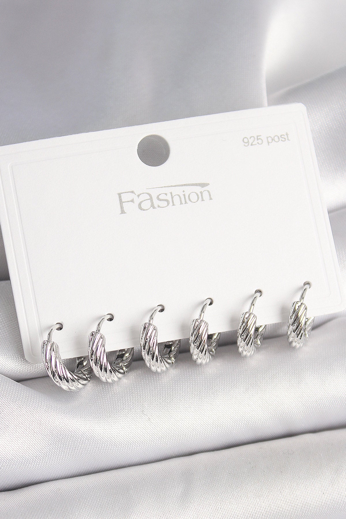 925 Ayar Gümüş Çivi Pirinç Gümüş Renk İşlemeli Halka Model Kadın Küpe Seti