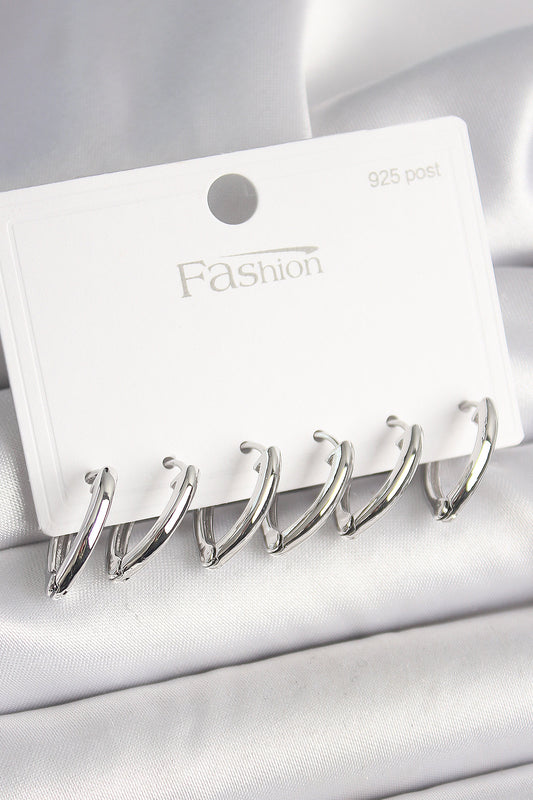 925 Ayar Gümüş Çivi Pirinç Gümüş Renk Üçgen Model Kadın Küpe Seti