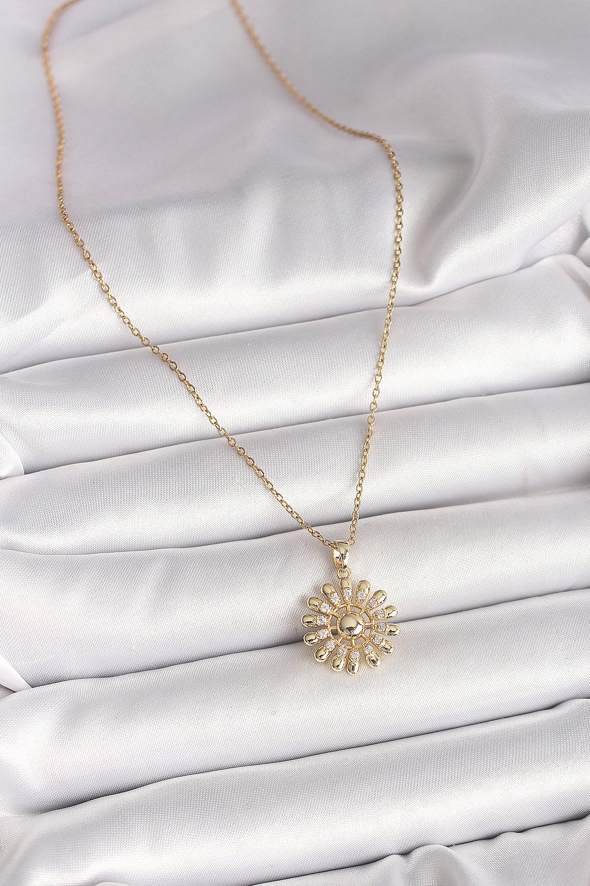316L Çelik Gold Renk Zincir Zirkon Taşlı Güneş Model Kadın Kolye
