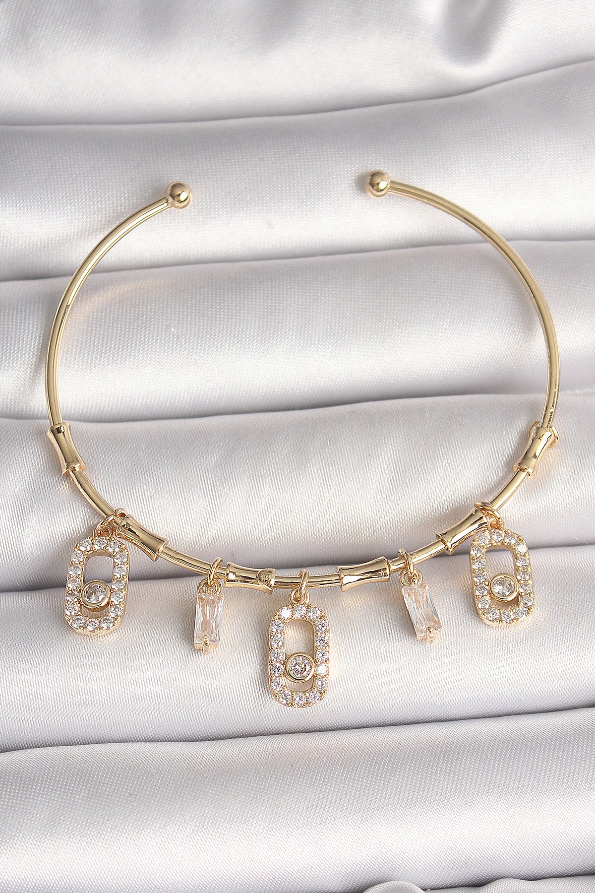 Pirinç Gold Renk Sallantı Zirkon Taşlı Messika Figür Charm Kadın Bileklik