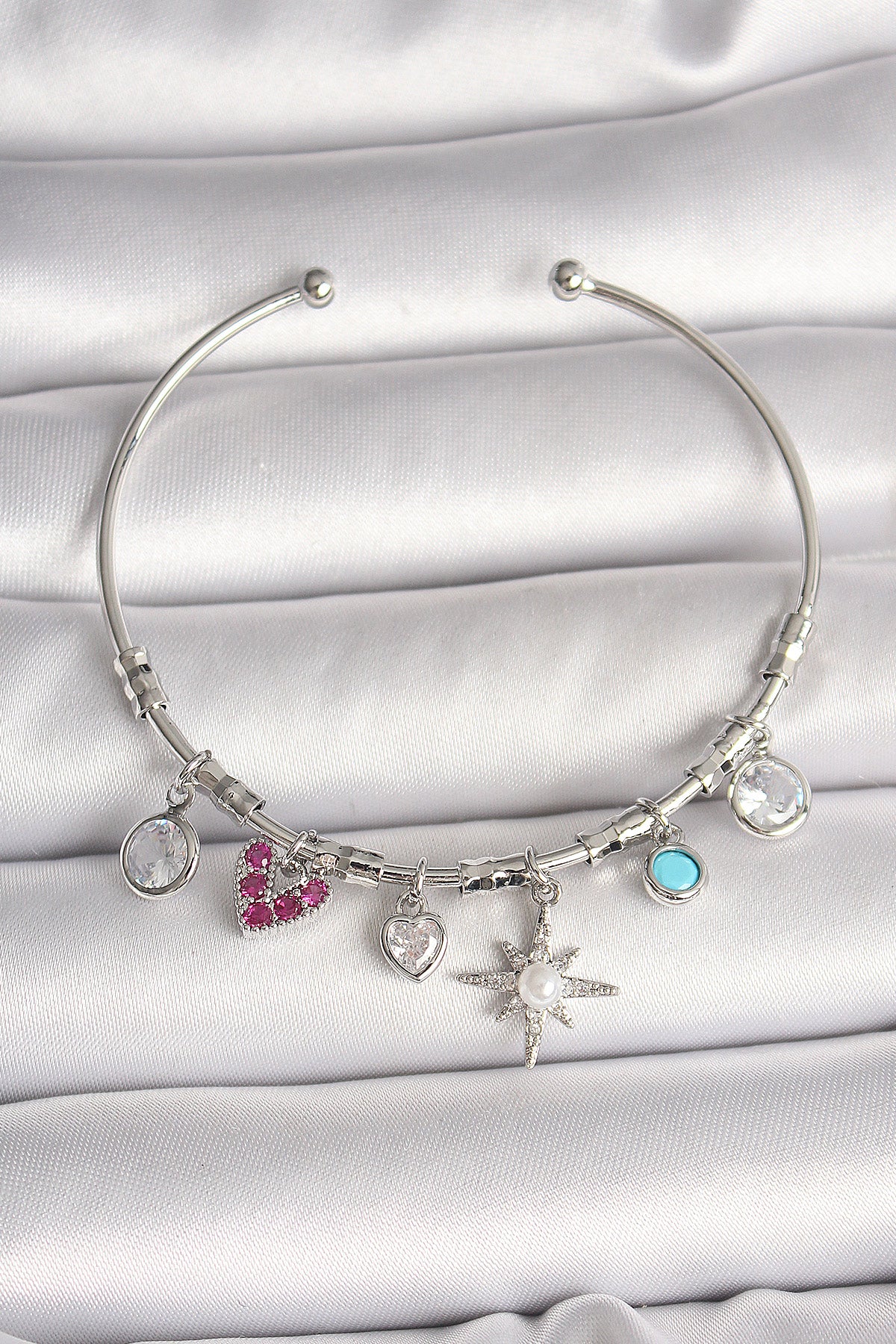 Pirinç Gümüş Renk Sallantı Zirkon Taşlı Kutup Yıldız Figür Kalp Detay Charm Kadın Bileklik