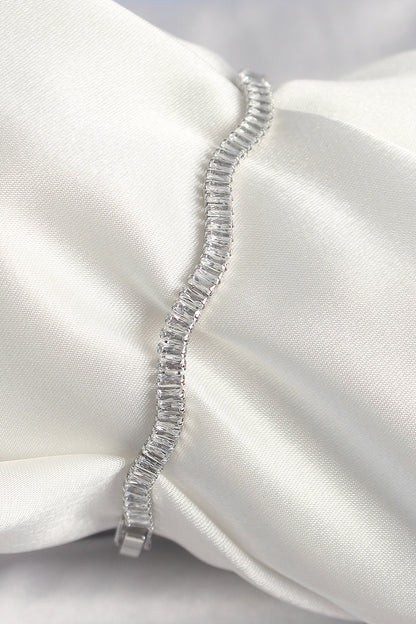 Pirinç Gümüş Renk Su Yolu Zirkon Taşlı Model Kadın Bileklik