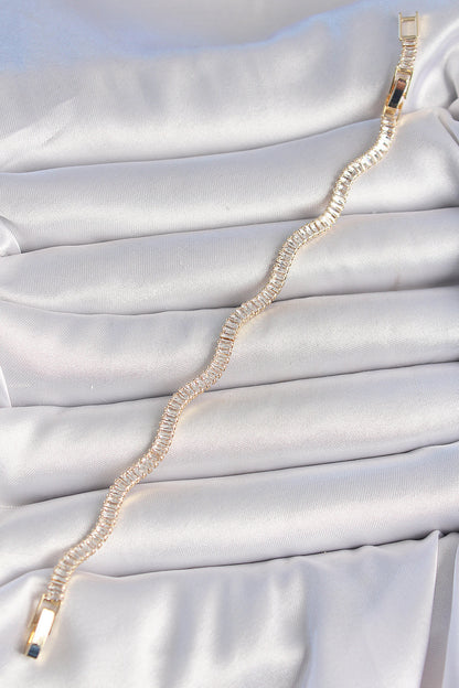 Pirinç Gold Renk Su Yolu Zirkon Taşlı Model Kadın Bileklik