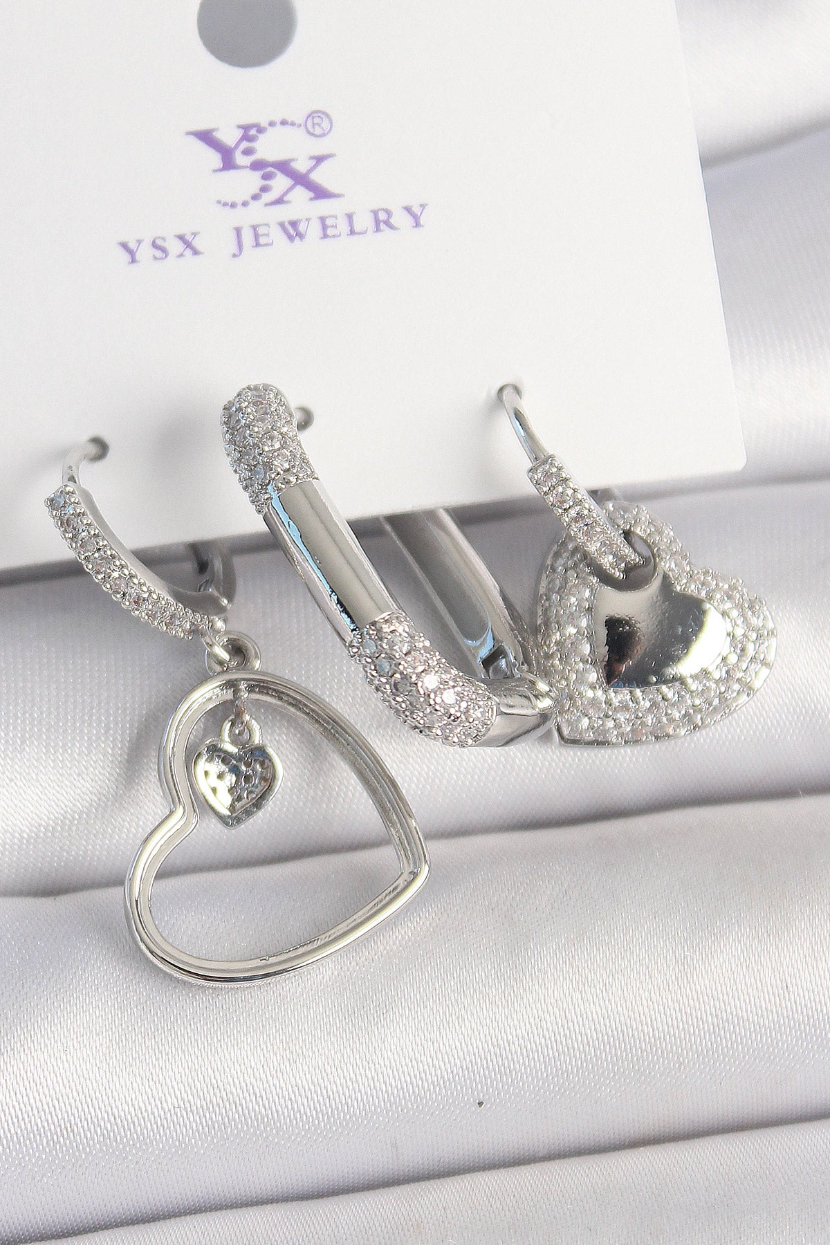 Pirinç Gümüş Renk Sallantı Zirkon Taşlı Kalp Model 3'Lü Kadın Kombin Küpe