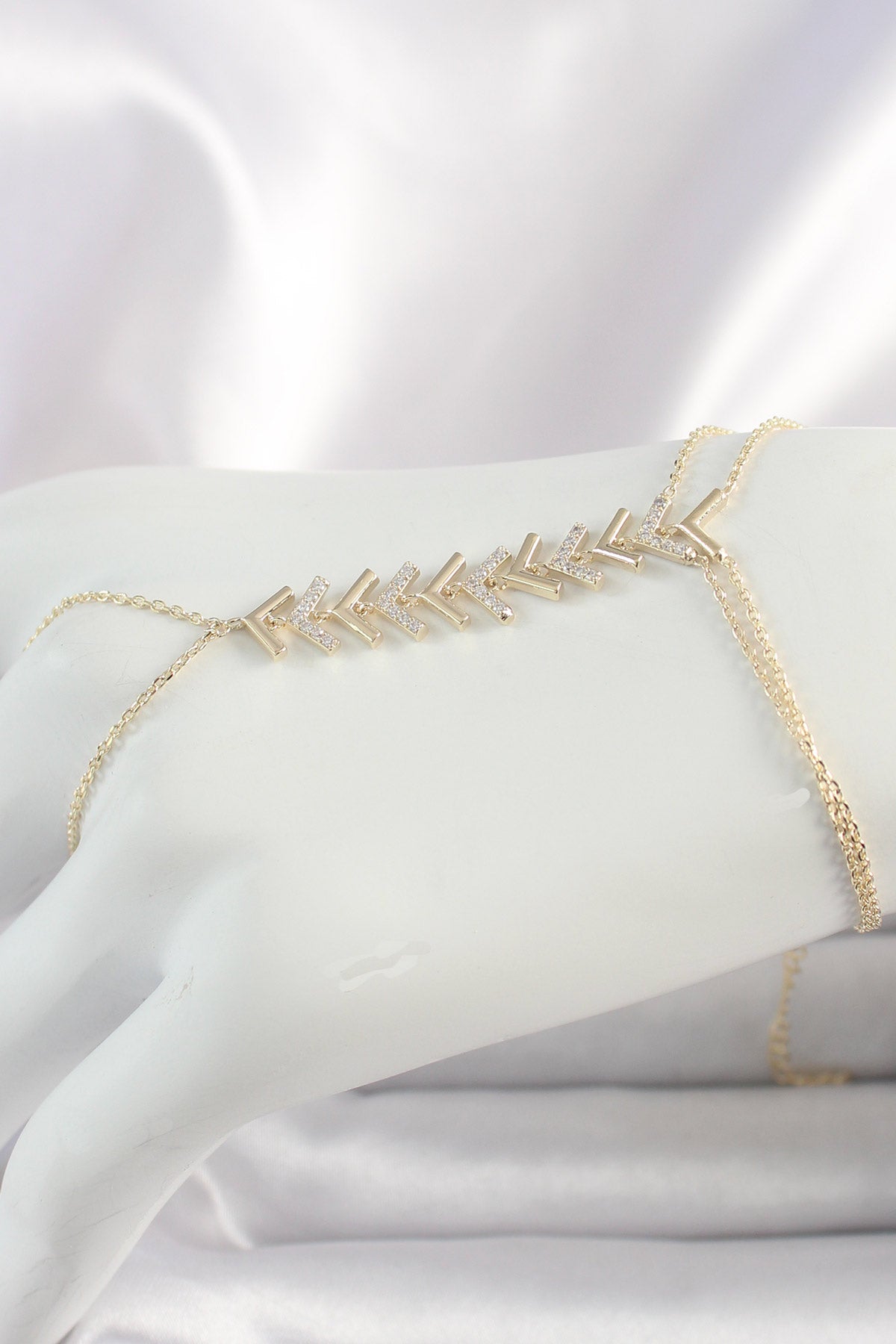 Brass Gold Color Zircon Stone V Model Women's Shahmaran