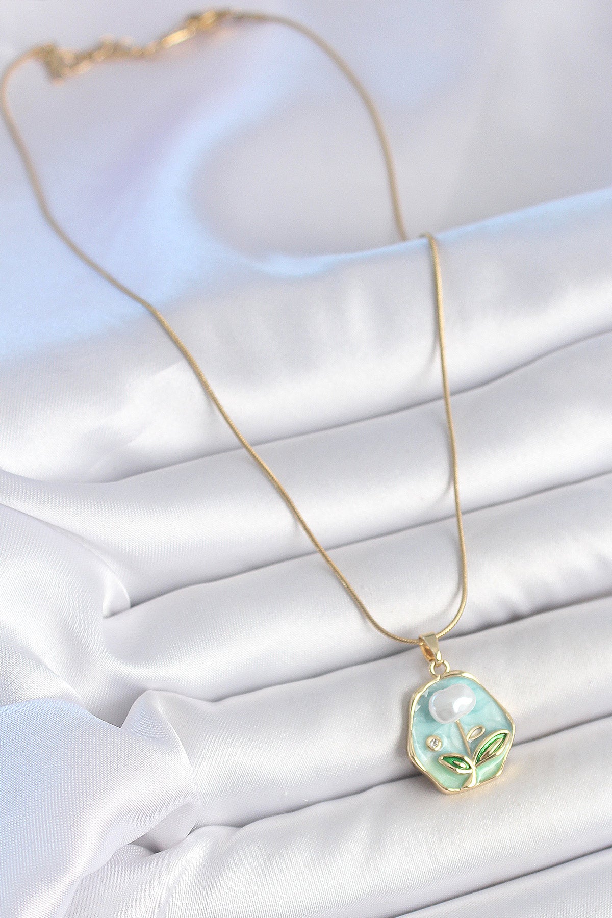 316L Steel Gold Color Chain Blue Flower Embroidered Pearl Embroidered Portrait Model Women's Necklace