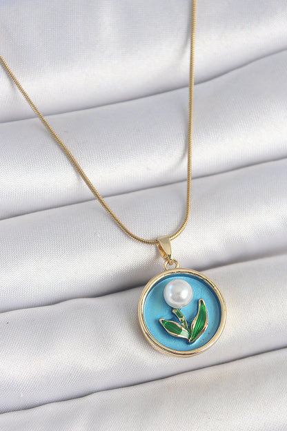 316L Çelik Gold Renk Zincir Mavi Mineli İncili Çiçek İşlemeli Portre Model Kadın Kolye