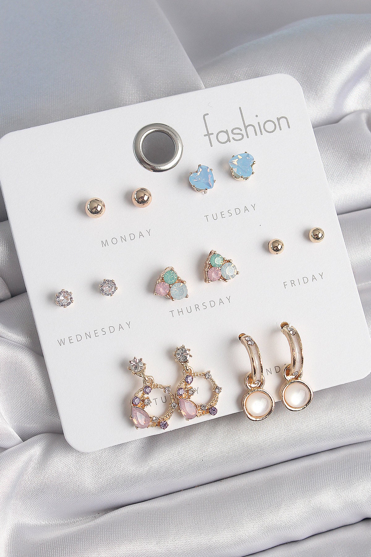 Pirinç Gold Renk Zirkon Taşlı Sallantı Halka Figür Kalp Detay 7 Çift Kadın Küpe