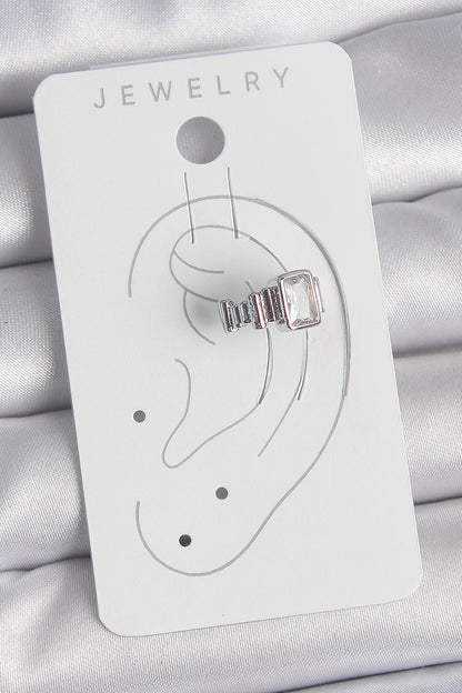 Pirinç Gümüş Renk Kare Zirkon Taşlı Kadın Kıkırdak Model Küpe