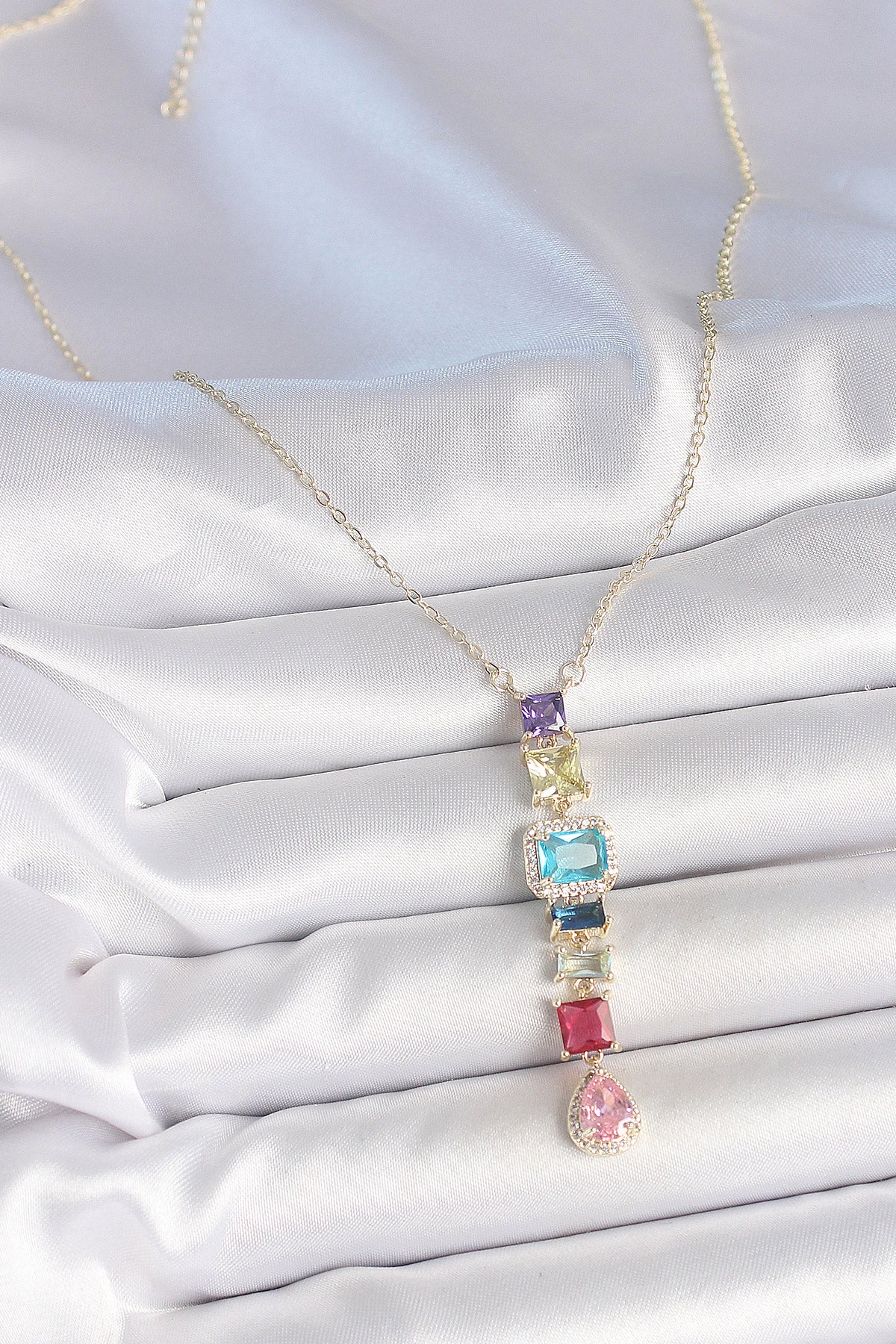 Gold Karışık Renk Zirkon Taşlı Y Pirinç Kolye