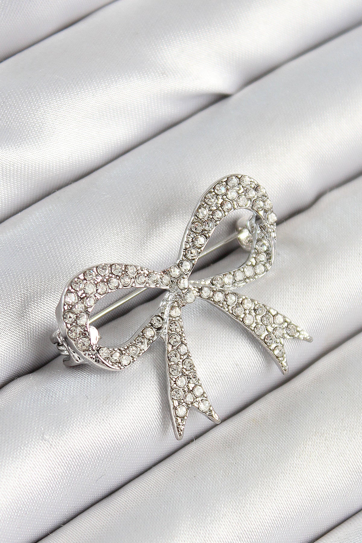 Zircon Stone Bow Figured Silver Color Women's Brooch
