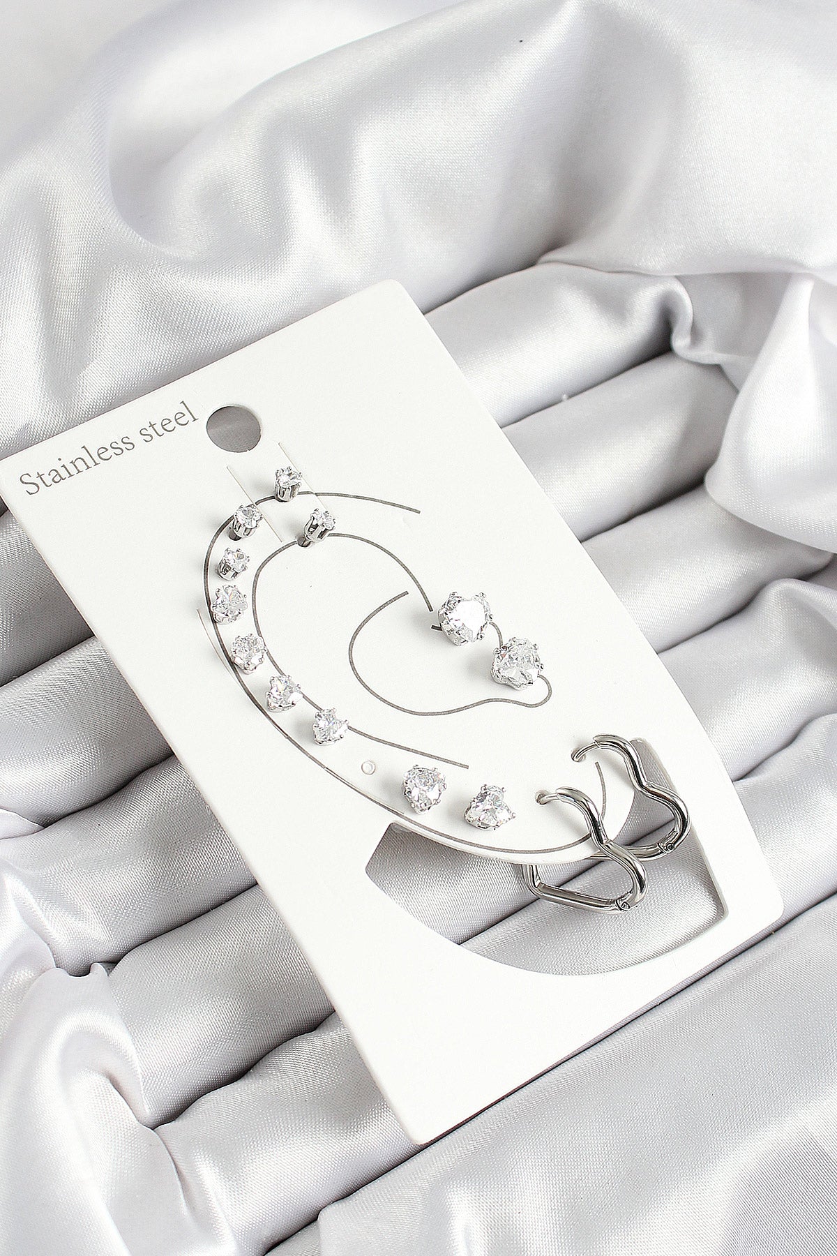 316L Çelik Kalp Figürlü Ve Zirkon Taşlı Gümüş Renk 7'li Çift Kadın Küpe Set