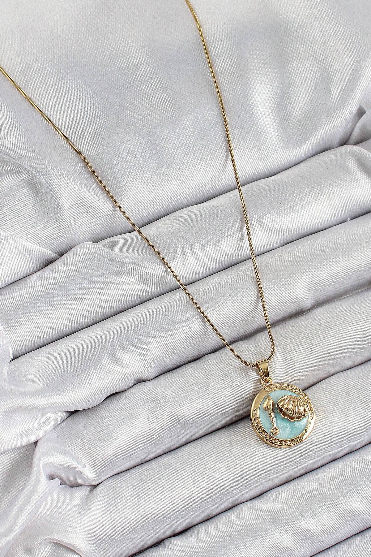 316L Çelik Zincir Turkuaz Mineli Sanatsal Portre İstiridye Model Gold Renk Kadın Kolye