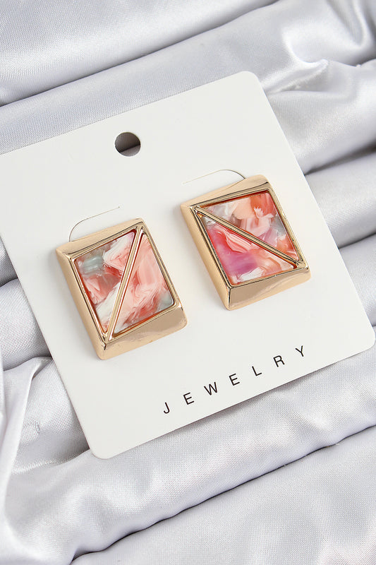 Pirinç Pembe Üçgen Kesim Detaylı Kare Model Vintage Gold Renk Kadın Küpe
