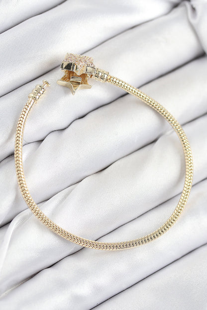 Pirinç Charm Zirkon Taşlı Yıldız Model Gold Renk Kadın Bileklik