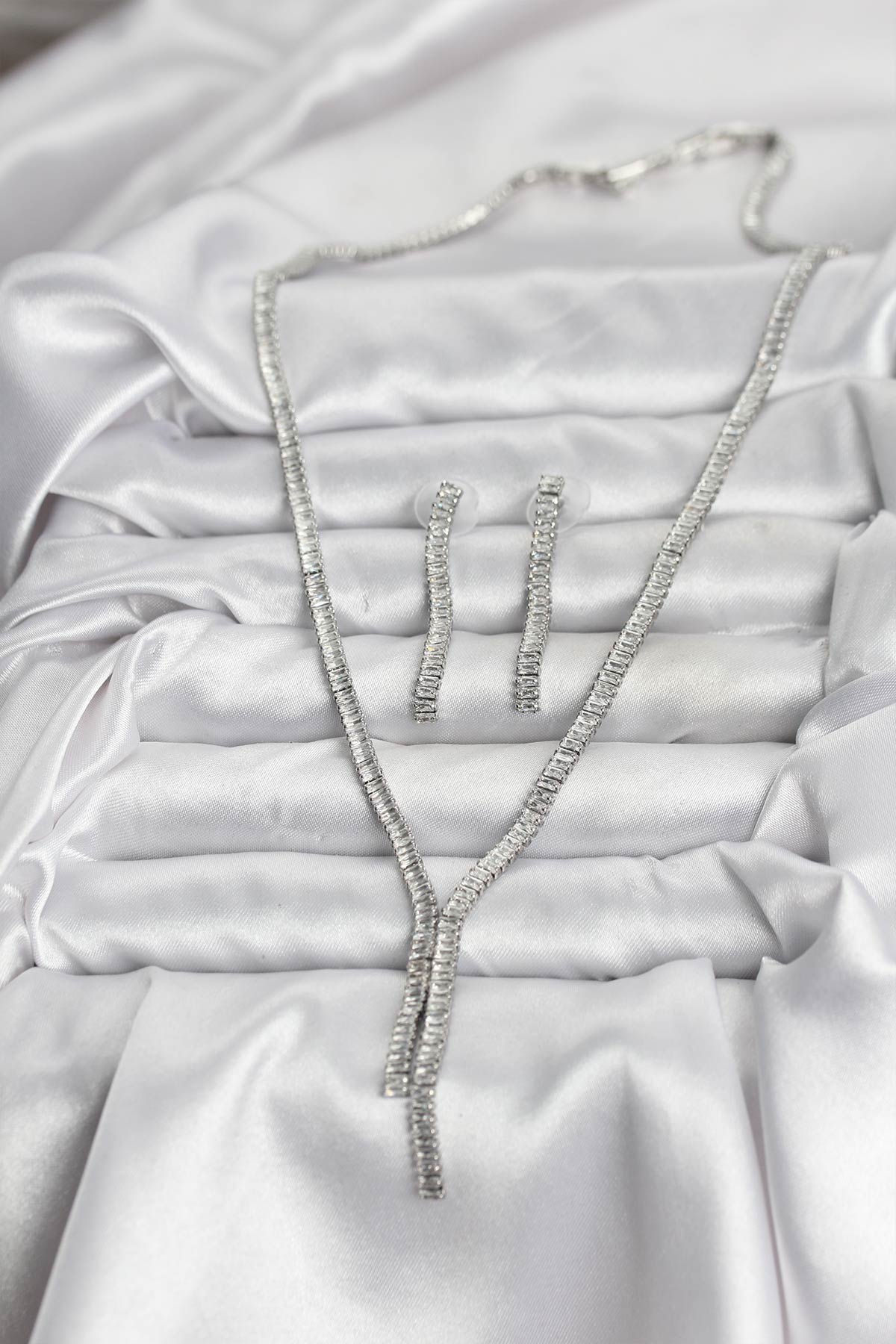 Silver-Tone Baguette Set Women's Earrings Set with Zircon Detail