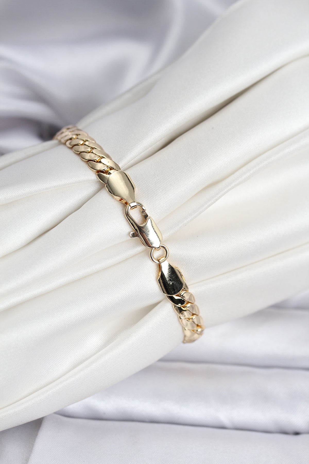 14K Gold Renk Kaplama Ezme Zincir Model Kadın Bileklik