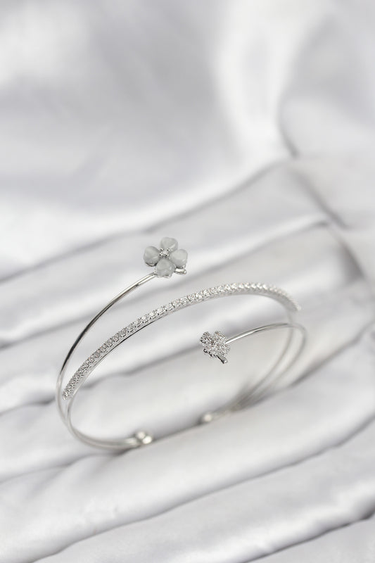 Brass Silver-Tone Clover Flower Women's Bracelet