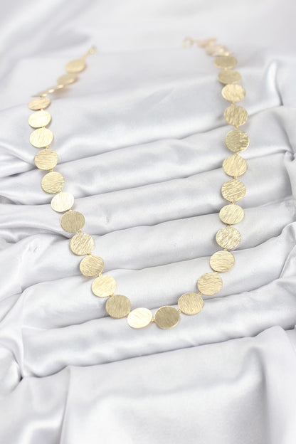 Yuvarlak Plaka Model Gold Renk Kadın Kolye