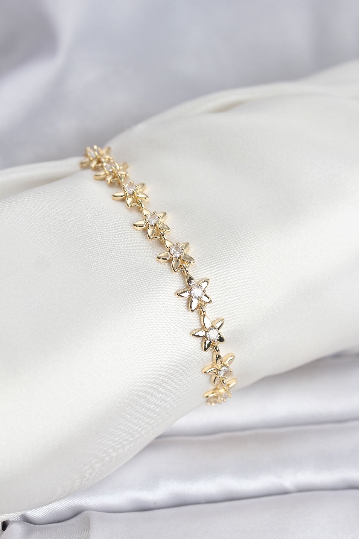 Brass Gold-Tone Star Women's Bracelet with Zircon Detail