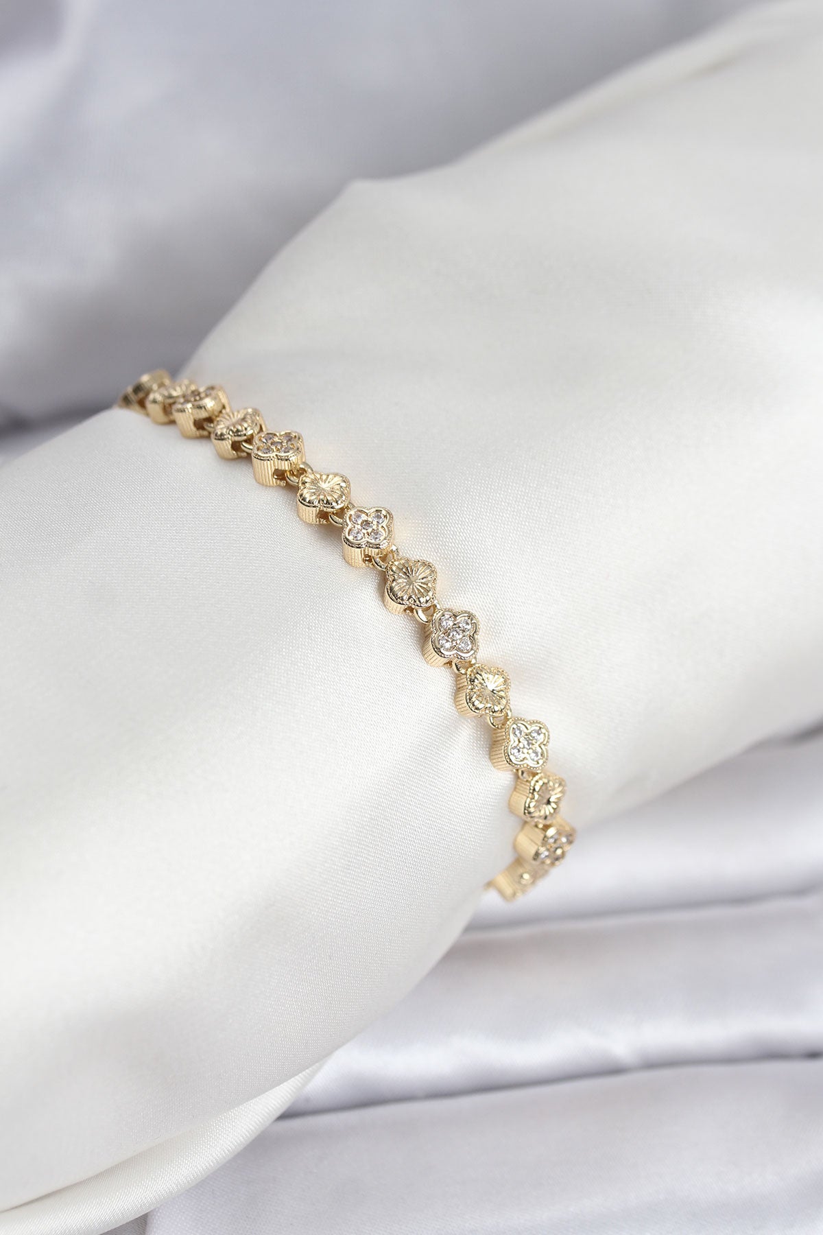Brass Gold-Tone Clover Women's Bracelet with Zircon Detail