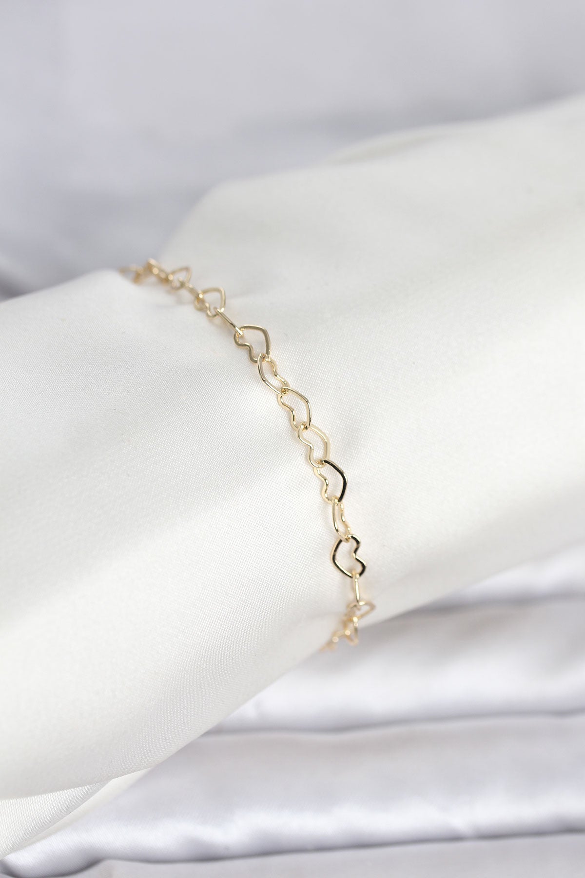 Gold-Tone Chain Heart Women's Bracelet