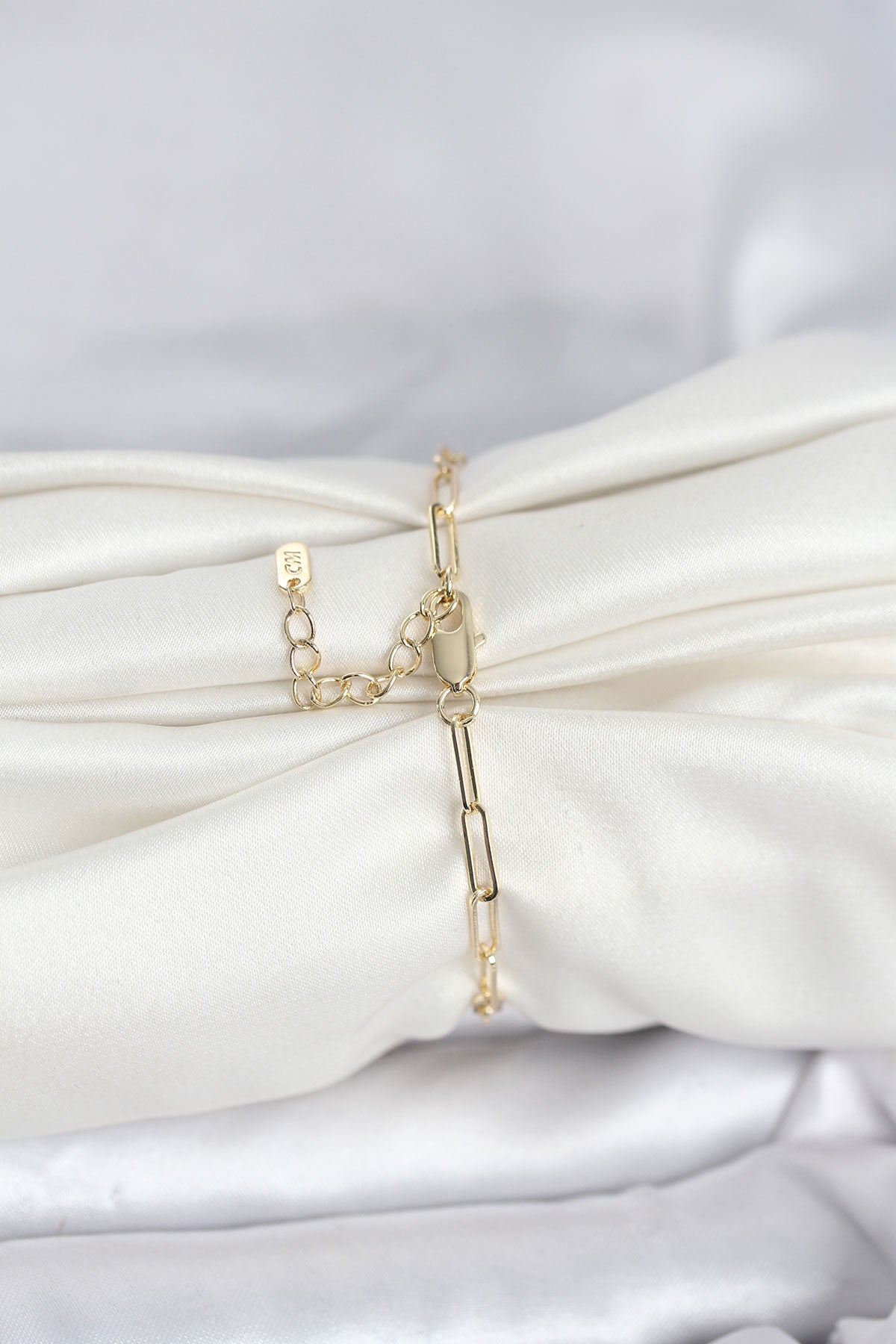 Gold-Tone Paperclip Chain Paperclip Women's Bracelet