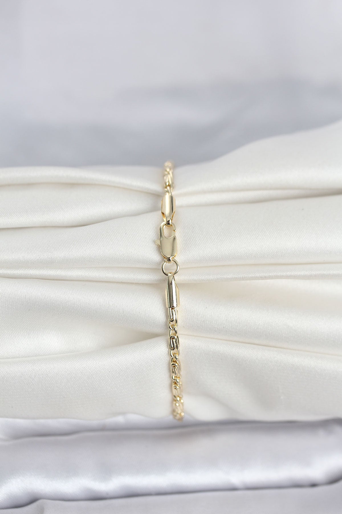 Gold-Tone Twisted Chain Women's Bracelet