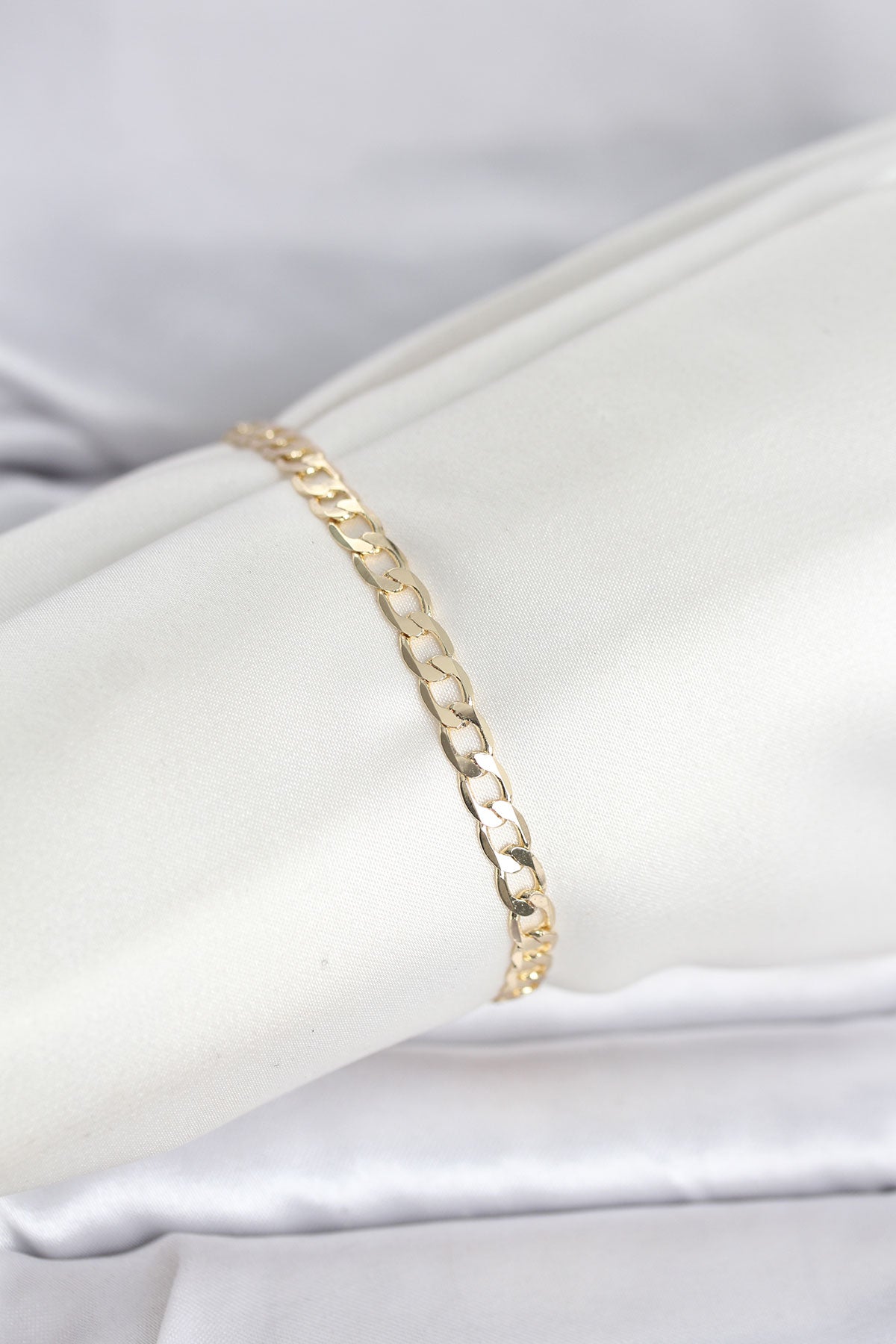 Gold-Tone Chain Link Women's Bracelet
