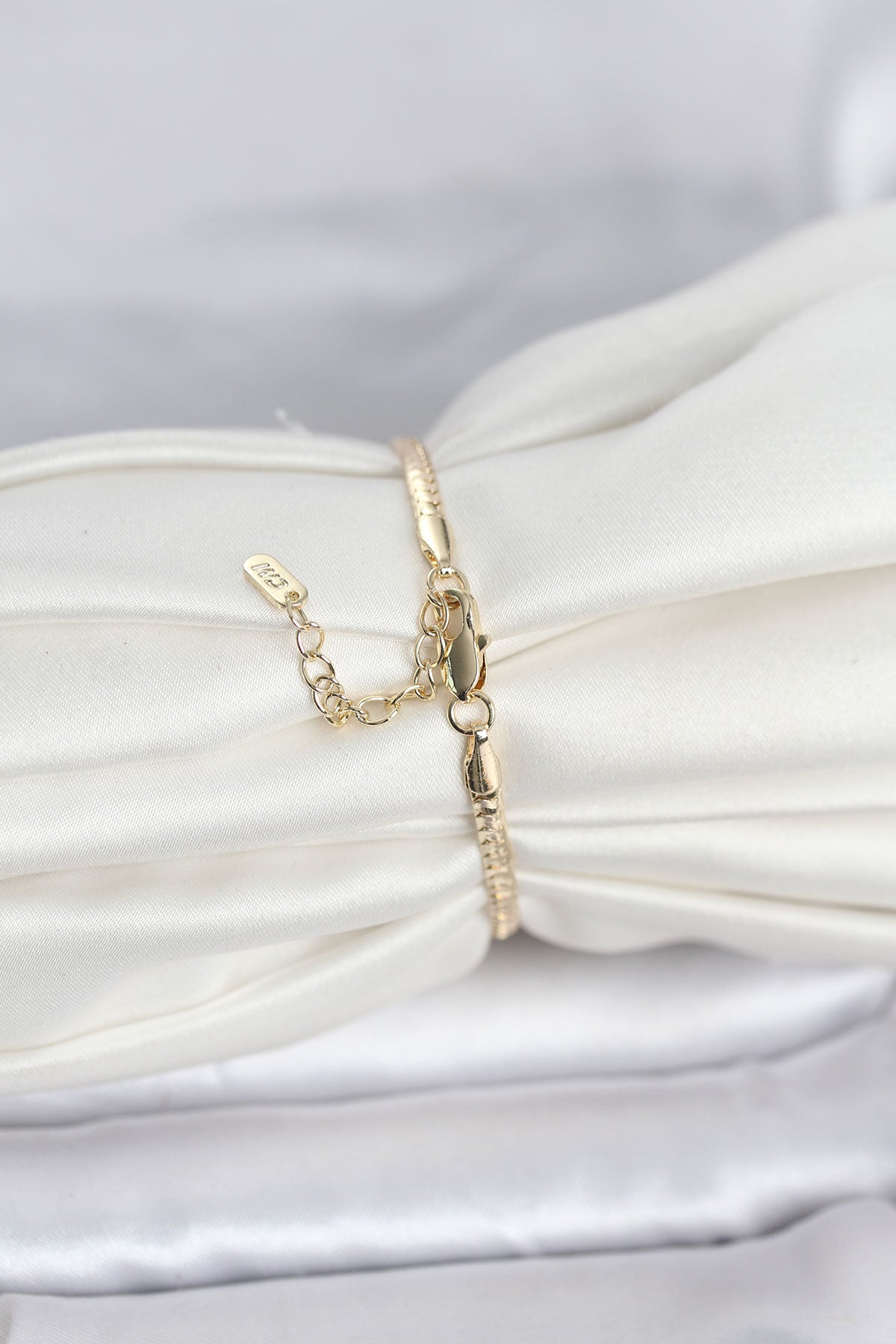 Gold-Tone Flat Chain Women's Bracelet