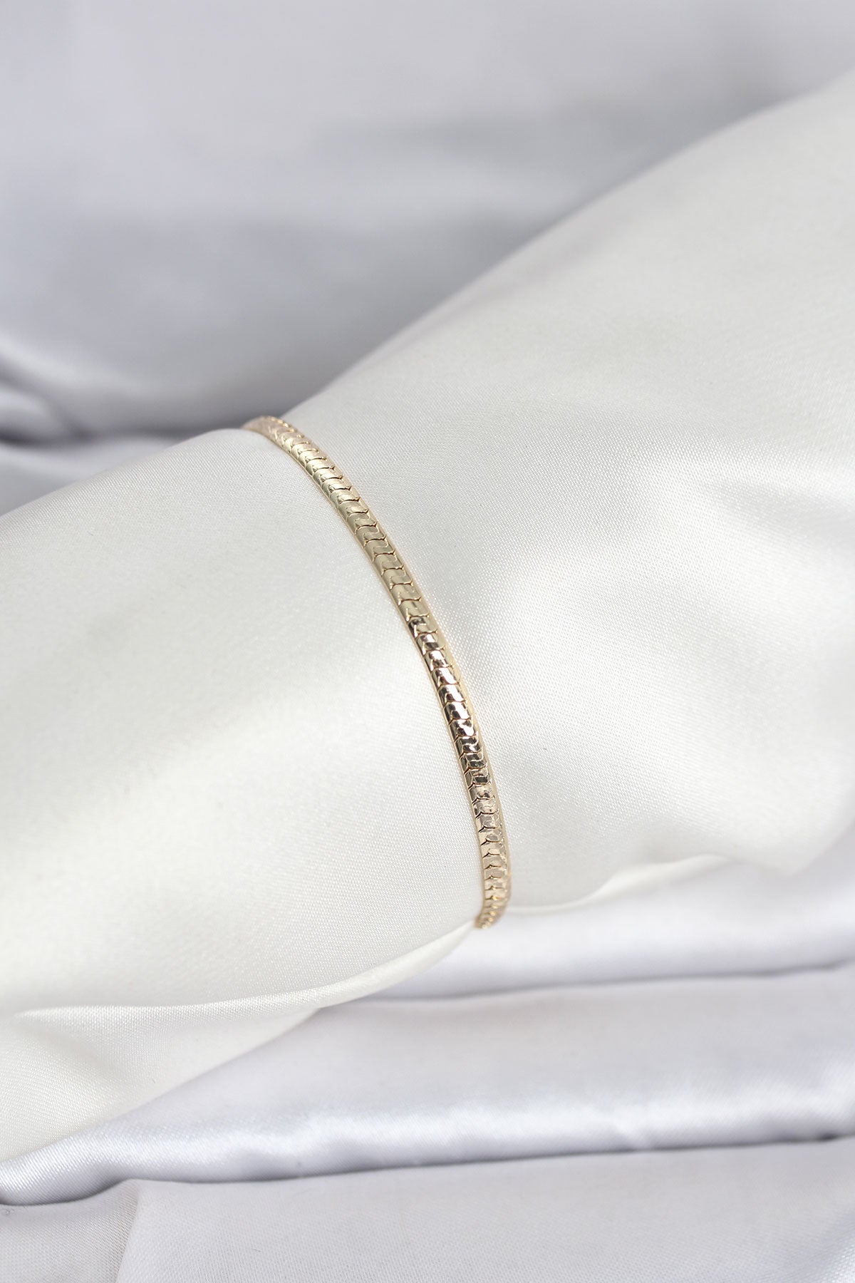 Gold-Tone Flat Chain Women's Bracelet