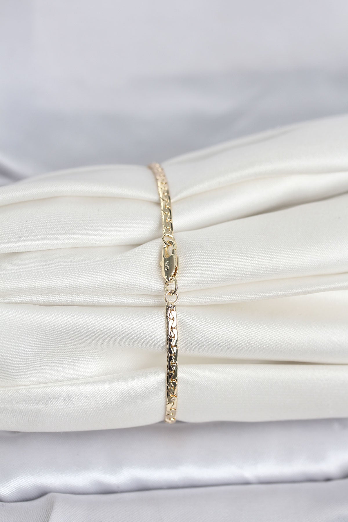 Gold-Tone Flat Hammered Chain Women's Bracelet